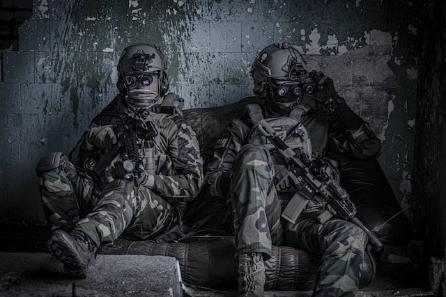 Soldiers wearing complete battle gear